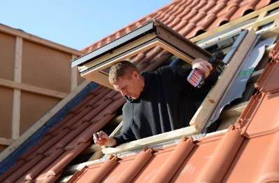 Pose de fenêtres de toit Velux à Étrun